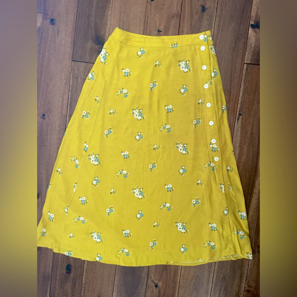 Gap summery floral midi skirt with buttons - Picture 2 of 5